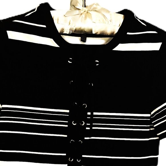 (NWOT) WHBM BLACK and WHITE STRIPED SHORT SLEEVED DRESS SIZE XXS - Picture 9 of 13